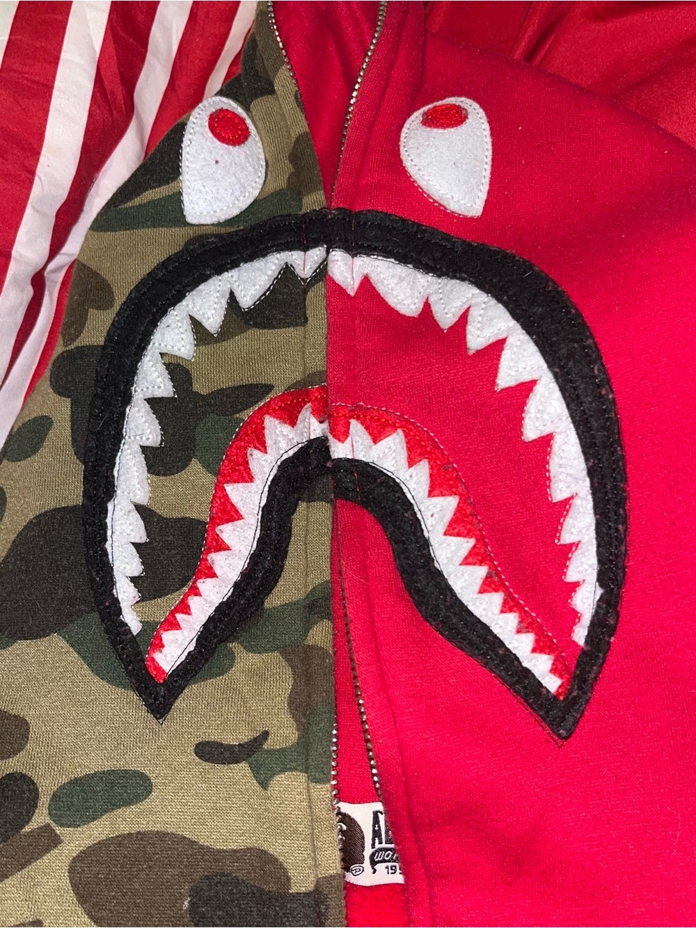 BAPE - A Bathing Ape Red Camo Full Zip Men's Size Large - Picture 2 of 6